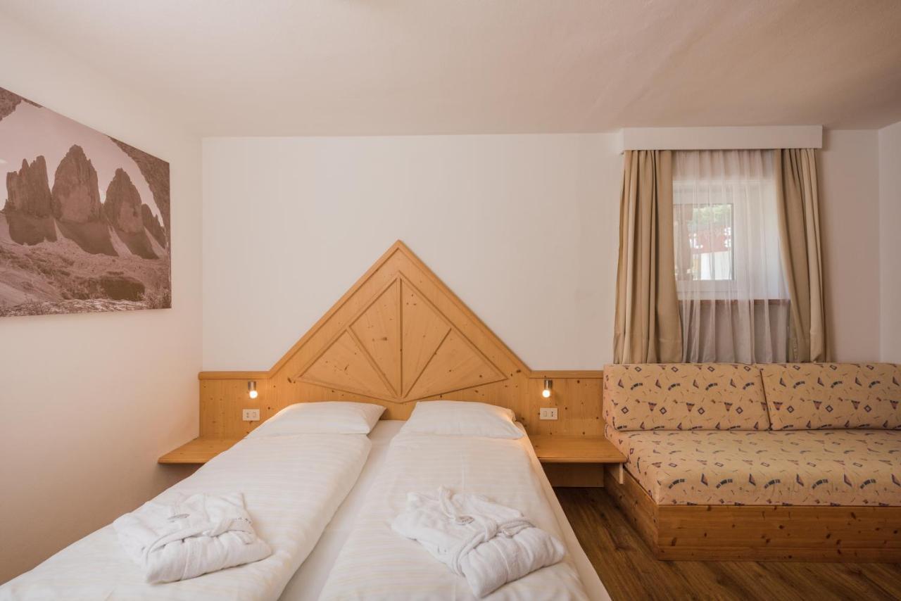 Hotel Royal Und Ferienhaus Annabel Sexten Exterior foto